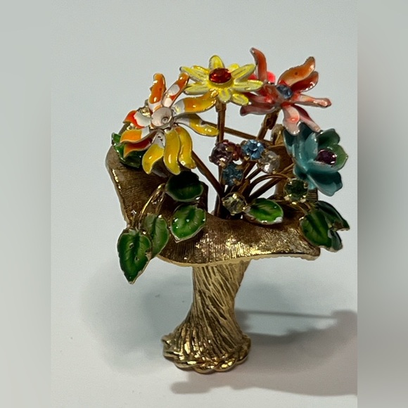 VTG Floral Bouquet Gold Tone Colorful Rhinestones Brooch Pin - Picture 10 of 13